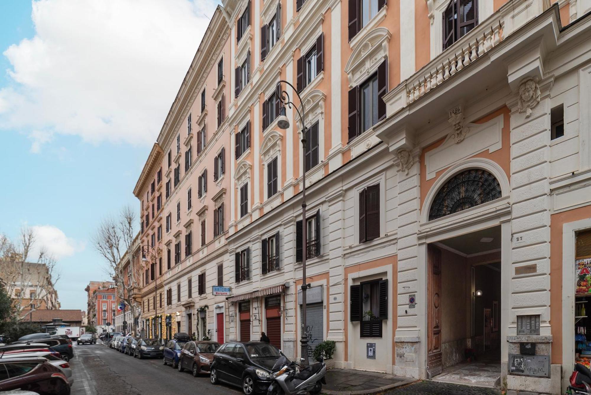 Terme Di Traiano Apartment - 10 Min Dal Colosseo Roma Dış mekan fotoğraf