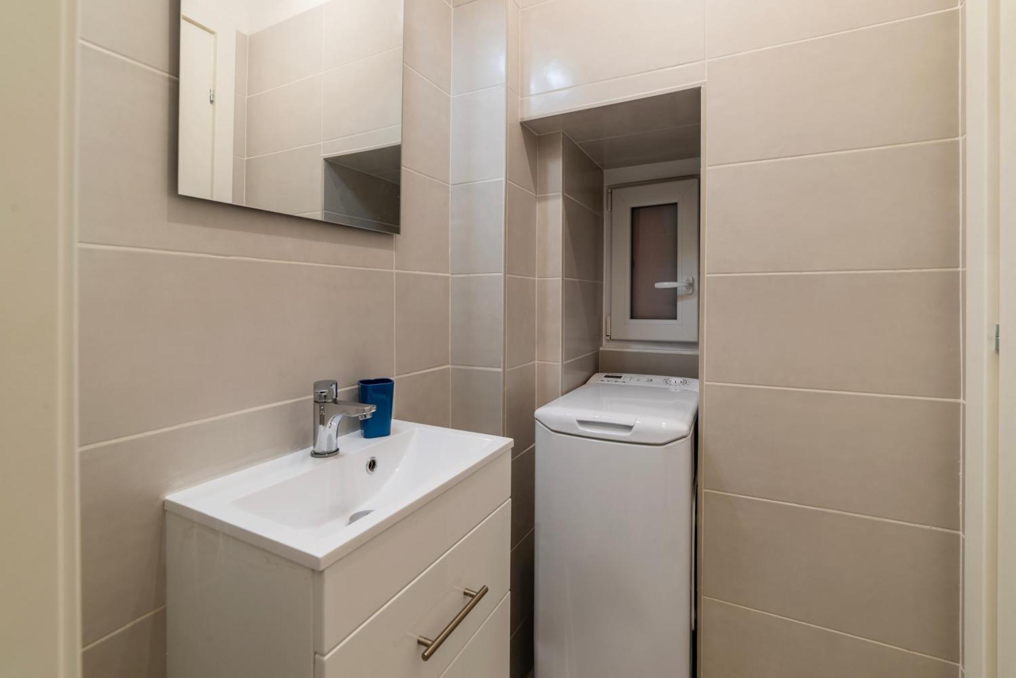 Terme Di Traiano Apartment - 10 Min Dal Colosseo Roma Dış mekan fotoğraf